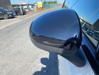 MERCEDES-BENZ CLA Cla 180 Amg Line Premium 4Dr Tip Auto