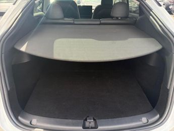 TESLA MODEL Y (Dual Motor) Long Range Suv 5Dr Electric Auto 4Wde (384 Bhp)
