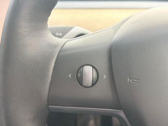 TESLA MODEL Y (Dual Motor) Long Range Suv 5Dr Electric Auto 4Wde (384 Bhp)