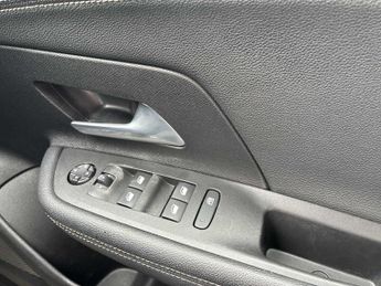 VAUXHALL MOKKA 100Kw Ultimate 50Kwh 5Dr Auto