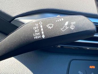 VOLKSWAGEN ID.5 Pro Performance 77Kwh Style Suv 5Dr Electric Auto (204 Ps)