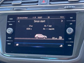 VOLKSWAGEN TIGUAN 2.0 Tdi Life Suv 5Dr Diesel Dsg Euro 6 (S/S) (150 Ps)
