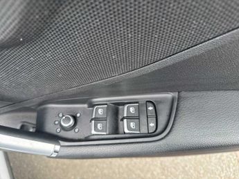 AUDI Q2 35 Tfsi S Line 5Dr S Tronic