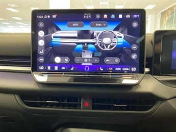 VOLKSWAGEN T-ROC 1.5 Etsi Mhev R-Line Suv 5Dr Petrol Hybrid Dsg Euro 6 (S/S) (150