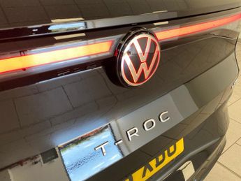 VOLKSWAGEN T-ROC 1.5 Etsi Mhev R-Line Suv 5Dr Petrol Hybrid Dsg Euro 6 (S/S) (150