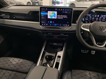 VOLKSWAGEN PASSAT 1.5 Etsi Mhev R-Line Estate 5Dr Petrol Hybrid Dsg Euro 6 (S/S) (
