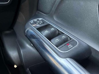 MERCEDES-BENZ GLA Gla 200D Sport Executive 5Dr Auto