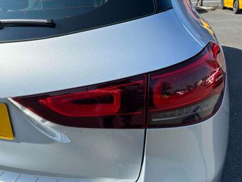 MERCEDES-BENZ GLA Gla 200D Sport Executive 5Dr Auto
