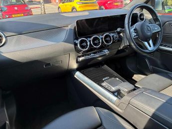 MERCEDES-BENZ GLA Gla 200D Sport Executive 5Dr Auto