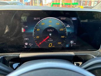 MERCEDES-BENZ GLA Gla 200D Sport Executive 5Dr Auto
