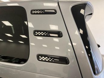 VOLKSWAGEN ID. BUZZ Pro 77Kwh Life Mpv 5Dr Electric Auto (204 Ps)