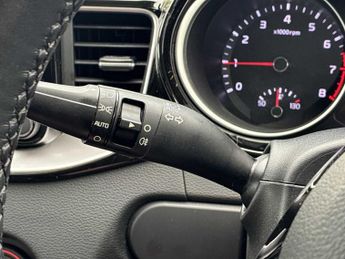 KIA XCEED 1.0T Gdi Isg 113 Pure 5Dr Dct