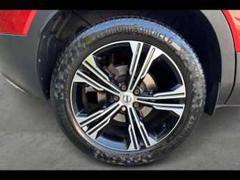 VOLVO XC40 2.0 B4P Inscription Pro 5Dr Auto