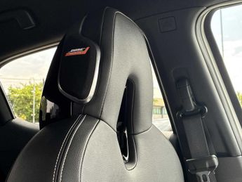 NISSAN JUKE 1.6 Hybrid Tekna 5Dr Auto