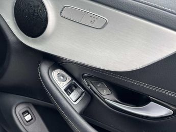 MERCEDES-BENZ C CLASS C200 Amg Line Edition 2Dr 9G-Tronic