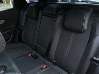 PEUGEOT 3008 1.5 Bluehdi Gt Suv 5Dr Diesel Eat Euro 6 (S/S) (130 Ps)