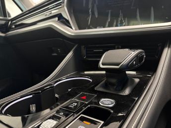 VOLKSWAGEN TOUAREG 3.0 Tsi Ehybrid 4Motion Elegance 5Dr Tip Auto