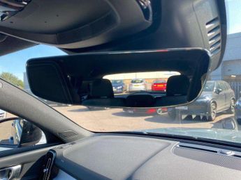 VOLVO XC40 2.0 B3P Plus Dark 5Dr Auto