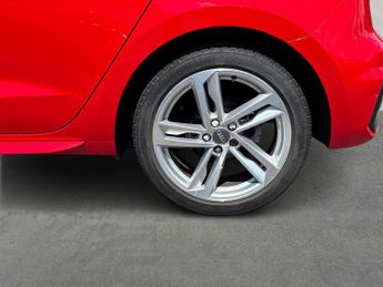 AUDI A1 1.0 Tfsi 30 S Line Sportback 5Dr Petrol S Tronic Euro 6 (S/S) (1