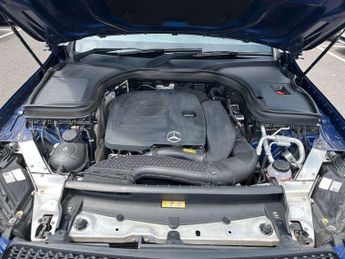 MERCEDES-BENZ GLC COUPE Glc 300 4Matic Amg Line Premium 5Dr 9G-Tronic
