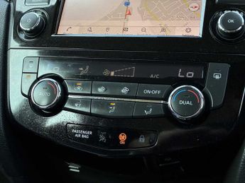 NISSAN QASHQAI 1.3 Dig-T 160 Acenta Premium 5Dr Dct