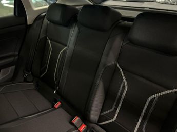 VOLKSWAGEN Taigo 1.0 Tsi 115 Style 5Dr Dsg
