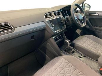 VOLKSWAGEN TIGUAN 1.5 Tsi Life Suv 5Dr Petrol Dsg Euro 6 (S/S) (150 Ps)