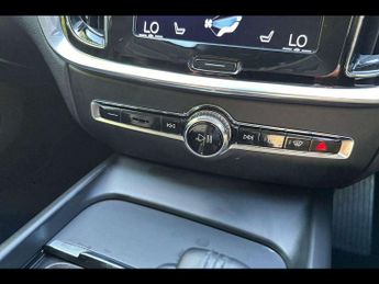 VOLVO V60 2.0 B3P Momentum 5Dr Auto
