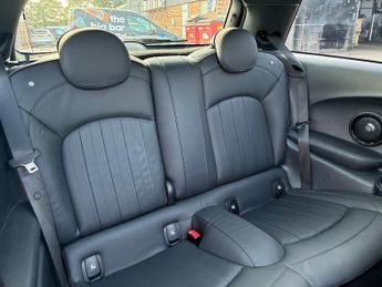 MINI HATCHBACK Cooper Se 32.6Kwh Level 3 Hatchback 3Dr Electric Auto (184 Ps)
