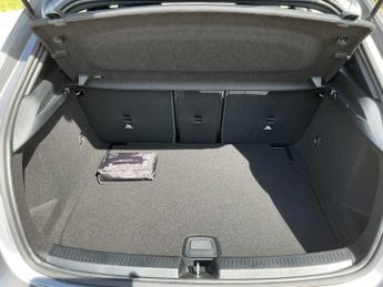 MERCEDES-BENZ A CLASS A180 Amg Line Premium 5Dr Auto