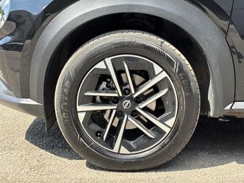 NISSAN JUKE 1.6 Hybrid N-Connecta 5Dr Auto