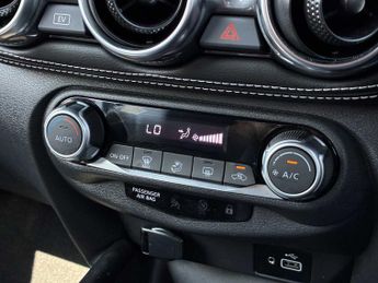 NISSAN JUKE 1.6 Hybrid N-Connecta 5Dr Auto
