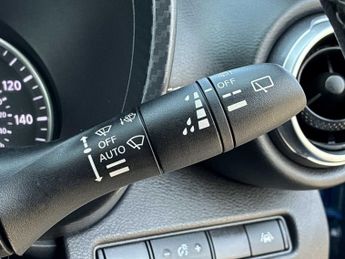 NISSAN JUKE 1.6 Hybrid N-Connecta 5Dr Auto