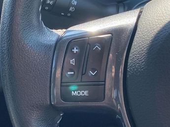 TOYOTA YARIS 1.5 Vvt-H Y20 Bi-Tone Hatchback 5Dr Petrol Hybrid E-Cvt Euro 6 (