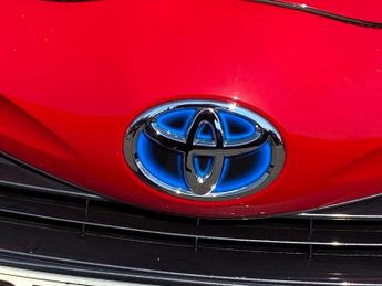 TOYOTA YARIS 1.5 Vvt-H Y20 Bi-Tone Hatchback 5Dr Petrol Hybrid E-Cvt Euro 6 (