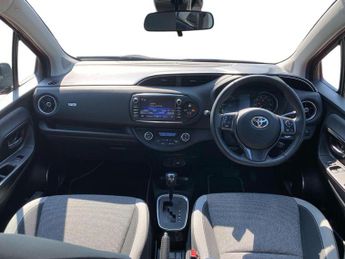 TOYOTA YARIS 1.5 Vvt-H Y20 Bi-Tone Hatchback 5Dr Petrol Hybrid E-Cvt Euro 6 (