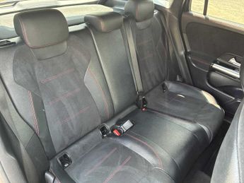 MERCEDES-BENZ GLA Gla 220D 4Matic Amg Line Prem + Night Ed 5Dr Auto