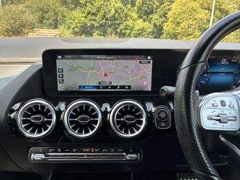 MERCEDES-BENZ GLA Gla 220D 4Matic Amg Line Prem + Night Ed 5Dr Auto