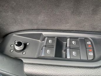 AUDI Q5 2.0 Tfsie 50 S Line Suv 5Dr Petrol Plug-In Hybrid S Tronic Quatt