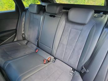 AUDI A4 2.0 Tfsi 40 S Line Estate 5Dr Petrol S Tronic Euro 6 (S/S) (204 