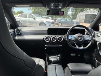 MERCEDES-BENZ CLA Cla 200 Amg Line Premium Plus 4Dr Tip Auto