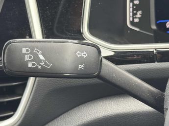VOLKSWAGEN T-ROC 1.5 Tsi R-Line 5Dr Dsg