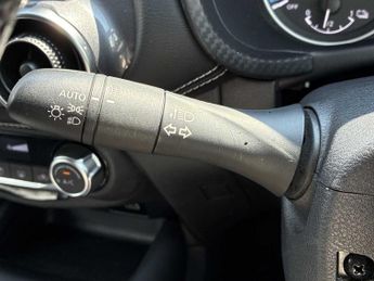 NISSAN JUKE 1.6 Hybrid N-Connecta 5Dr Auto