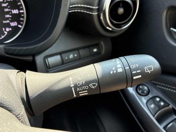NISSAN JUKE 1.6 Hybrid N-Connecta 5Dr Auto