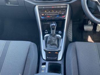 VOLKSWAGEN T-ROC 1.5 Tsi Match Suv 5Dr Petrol Dsg Euro 6 (S/S) (150 Ps)