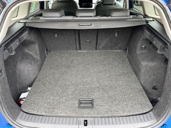 SKODA ENYAQ Iv 62Kwh 60 Suv 5Dr Electric Auto (Dc120Kw) (179 Ps)
