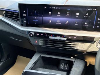 VAUXHALL GRANDLAND 1.2 Hybrid [136] Gs 5Dr E-Dct6