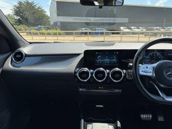 MERCEDES-BENZ GLA Gla 200 Amg Line 5Dr Auto