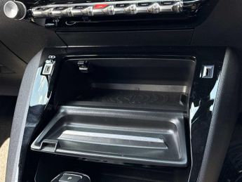 PEUGEOT 2008 100Kw Gt 50Kwh 5Dr Auto