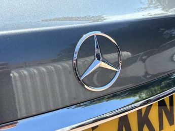 MERCEDES-BENZ E CLASS E220D Amg Line 4Dr 9G-Tronic
